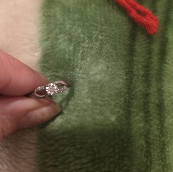 Ring - Picture 1 of 7